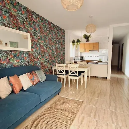 Tropical - Heated Pool Palm-mar