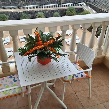 Tropical - Heated Pool Apartment