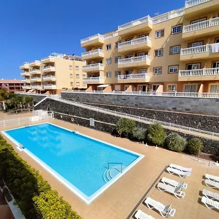 Tropical - Heated Pool *