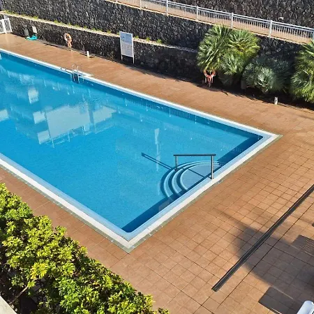 Tropical - Heated Pool Apartment