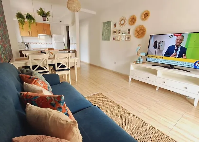 Tropical - Heated Pool Apartment