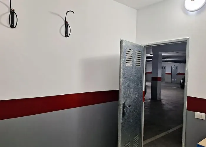 Tropical - Heated Pool Apartment